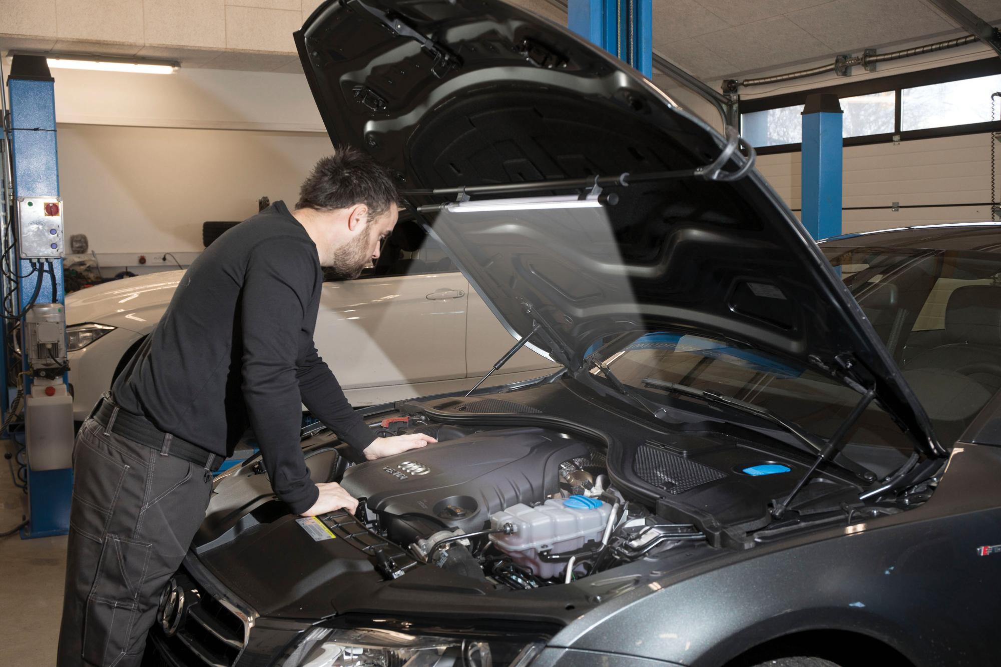 Pracovná lampa BONNET C+R